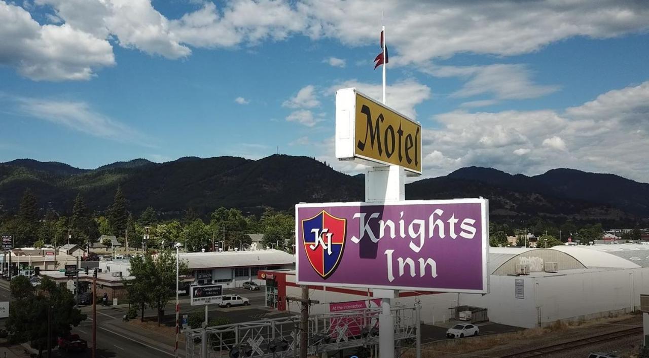 Knights Inn Motel Grants Pass Eksteriør billede