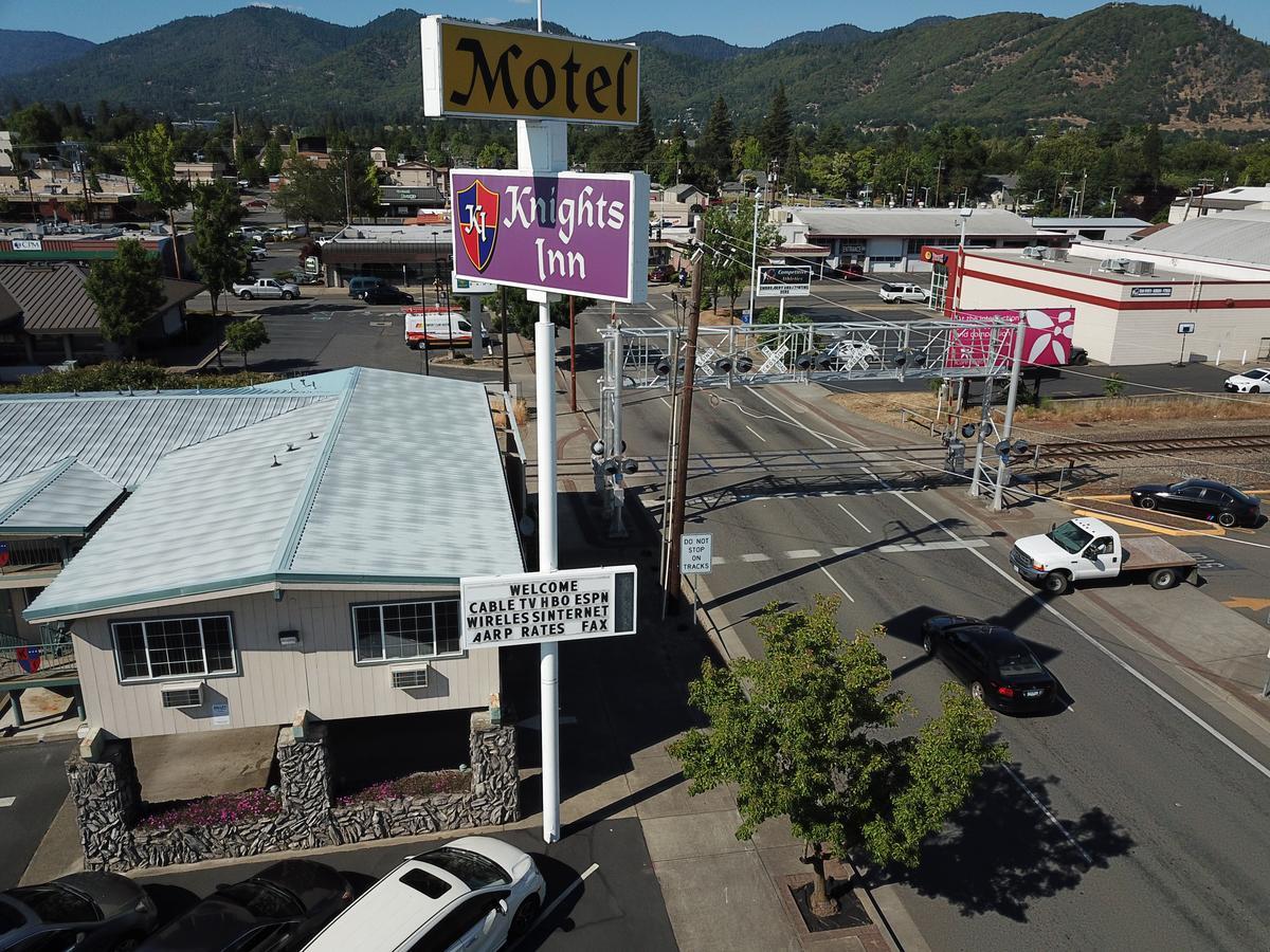 Knights Inn Motel Grants Pass Eksteriør billede